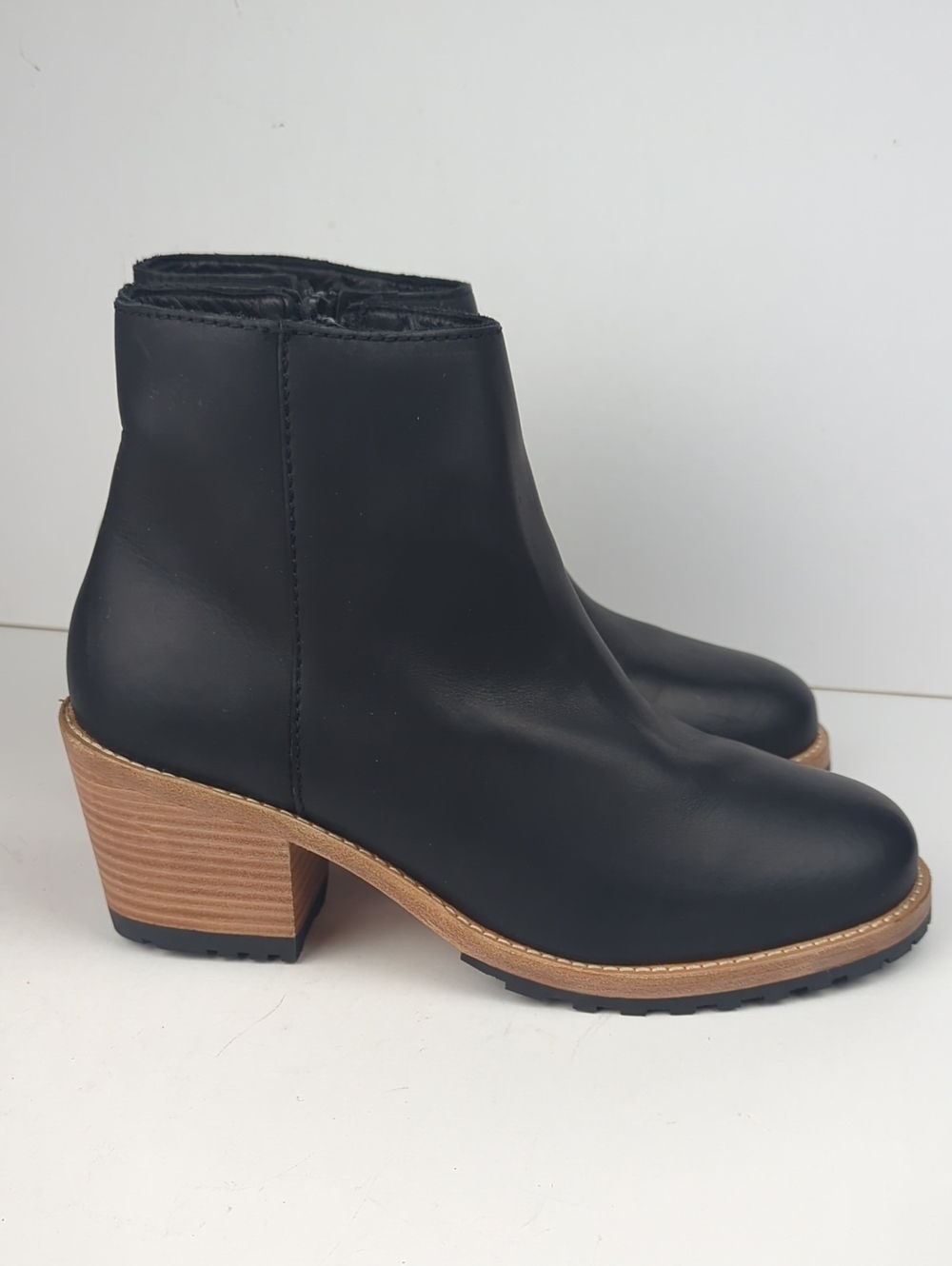 PORTLAND LEATHER GOODS Patina Women's Black Canyon Ankle Boots
